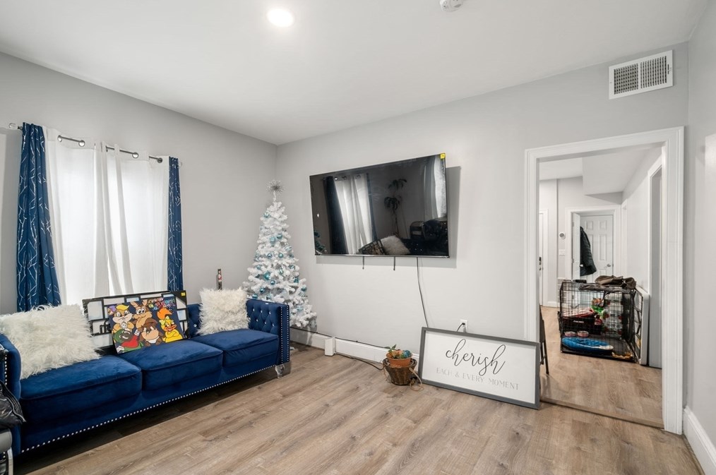 15 1 St, Brockton MA 02301-6124 exterior