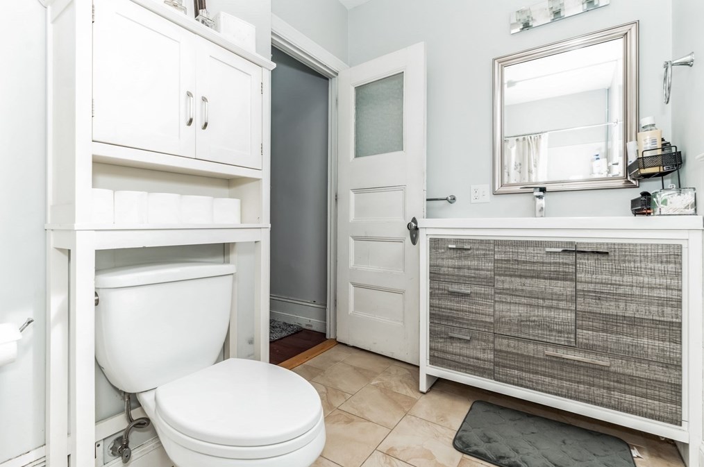 35 Somerset St, Worcester MA  01609-2110 exterior