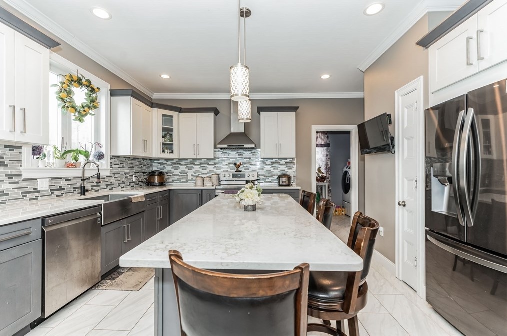 35 Somerset St, Worcester MA  01609-2110 exterior