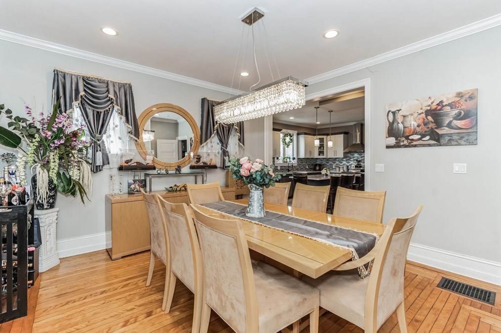 35 Somerset St, Worcester MA  01609-2110 exterior