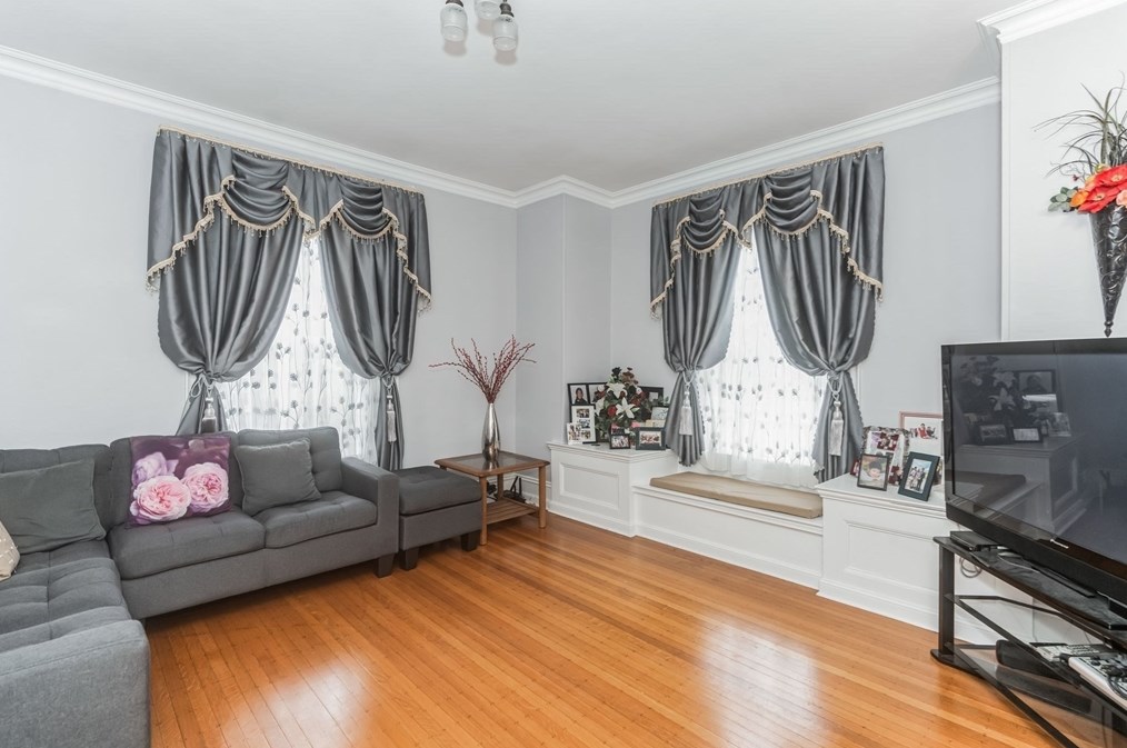 35 Somerset St, Worcester MA  01609-2110 exterior