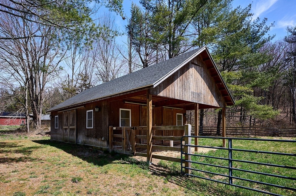 123 Russellville Rd, Southampton MA  01073-9508 exterior