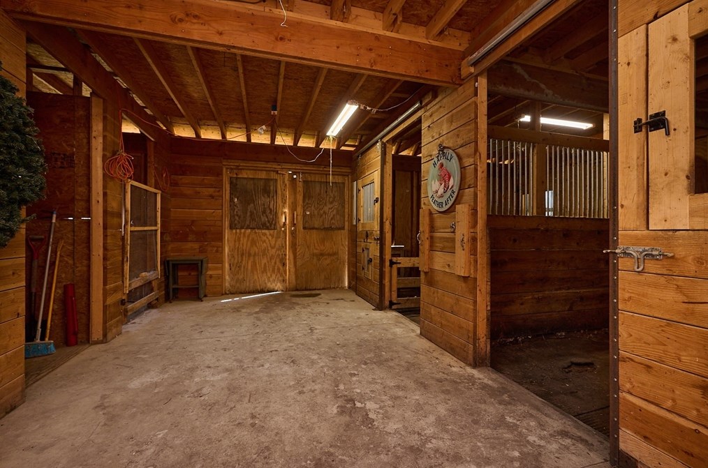 123 Russellville Rd, Southampton MA  01073-9508 exterior