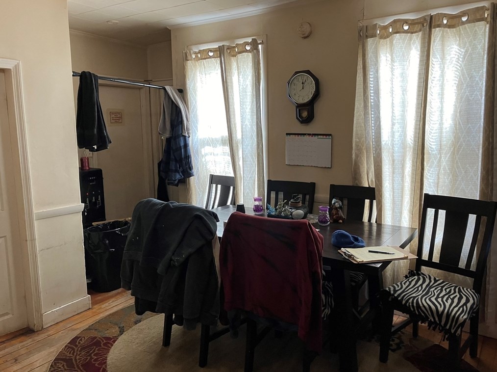 21 Whitcomb St, Webster MA  01570-2429 exterior