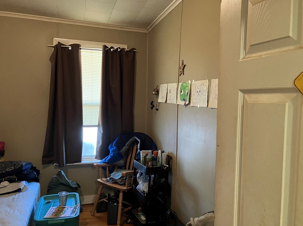 21 Whitcomb St, Webster MA  01570-2429 exterior