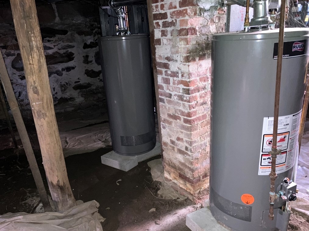 21 Whitcomb St, Webster MA  01570-2429 exterior