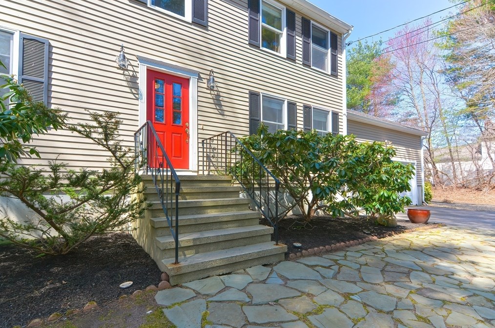 15 Rachael Cir, Franklin MA  02038-2590 exterior
