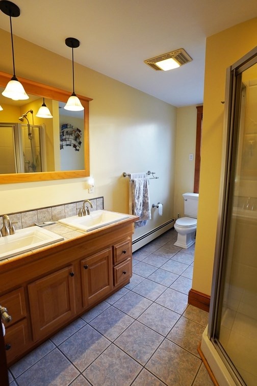 11 Main St, New Bedford MA 02743-2115 exterior