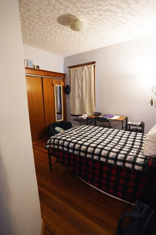 11 Main St, New Bedford MA 02743-2115 exterior