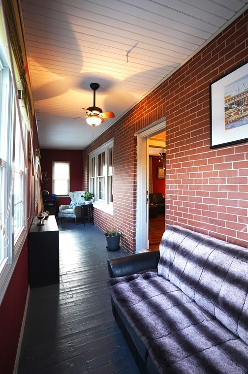 11 Main St, New Bedford MA 02743-2115 exterior