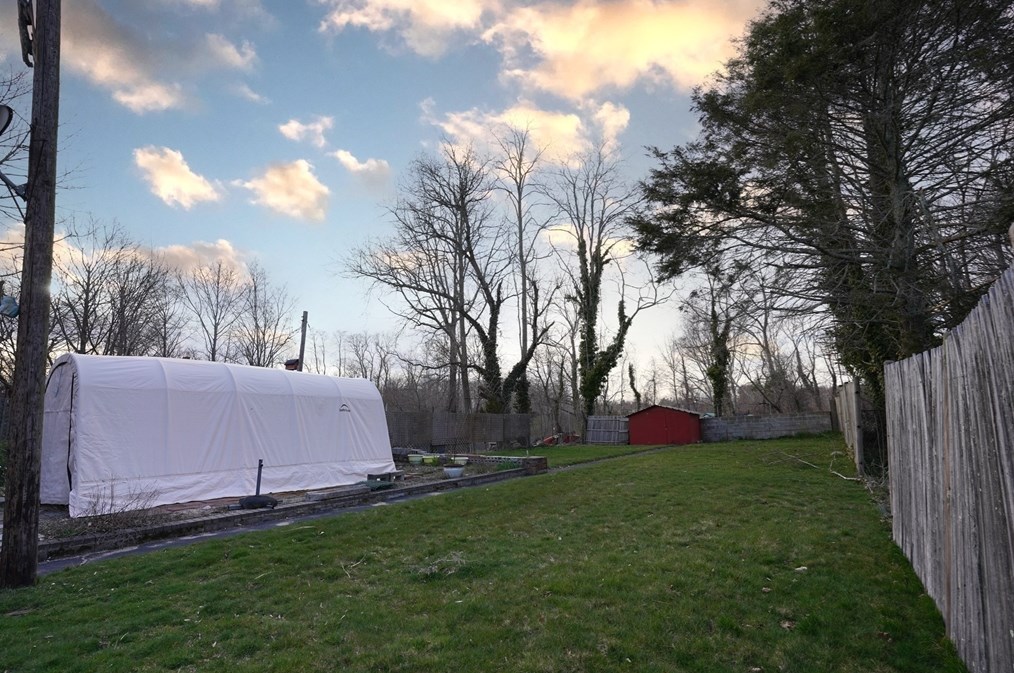 11 Main St, New Bedford MA 02743-2115 exterior