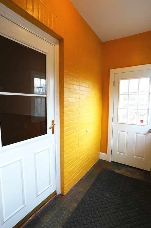 11 Main St, New Bedford MA 02743-2115 exterior