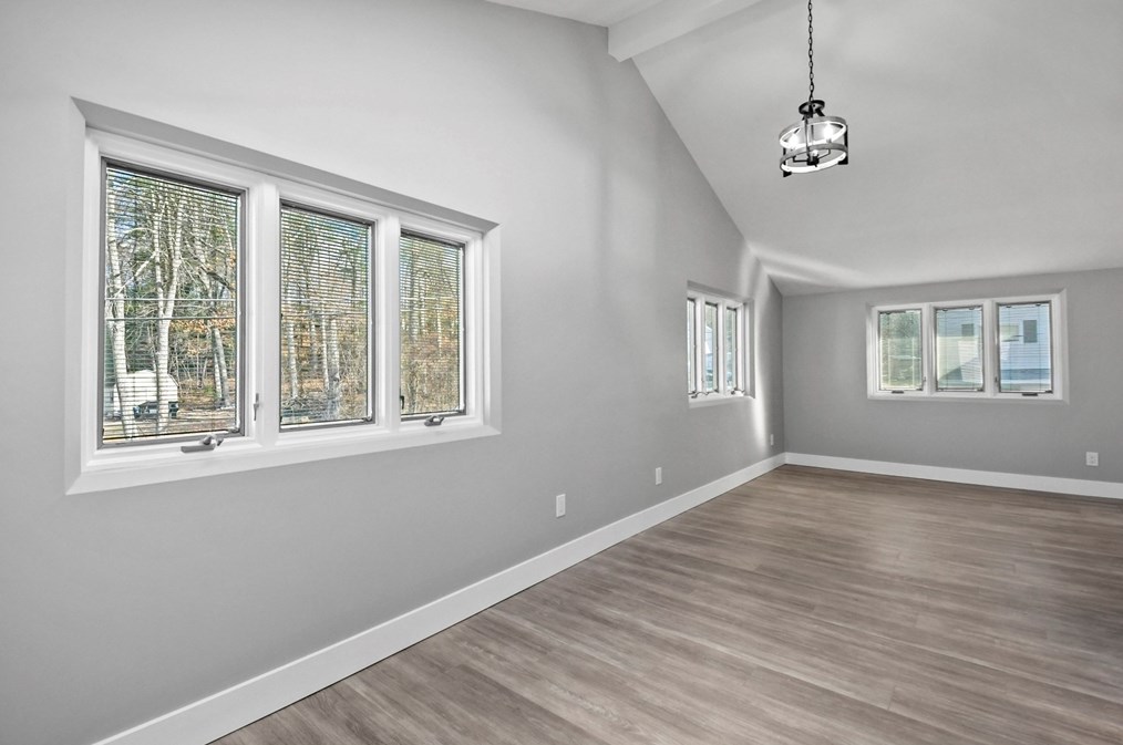 23 Lakeside Ave, Webster MA  01570-3590 exterior