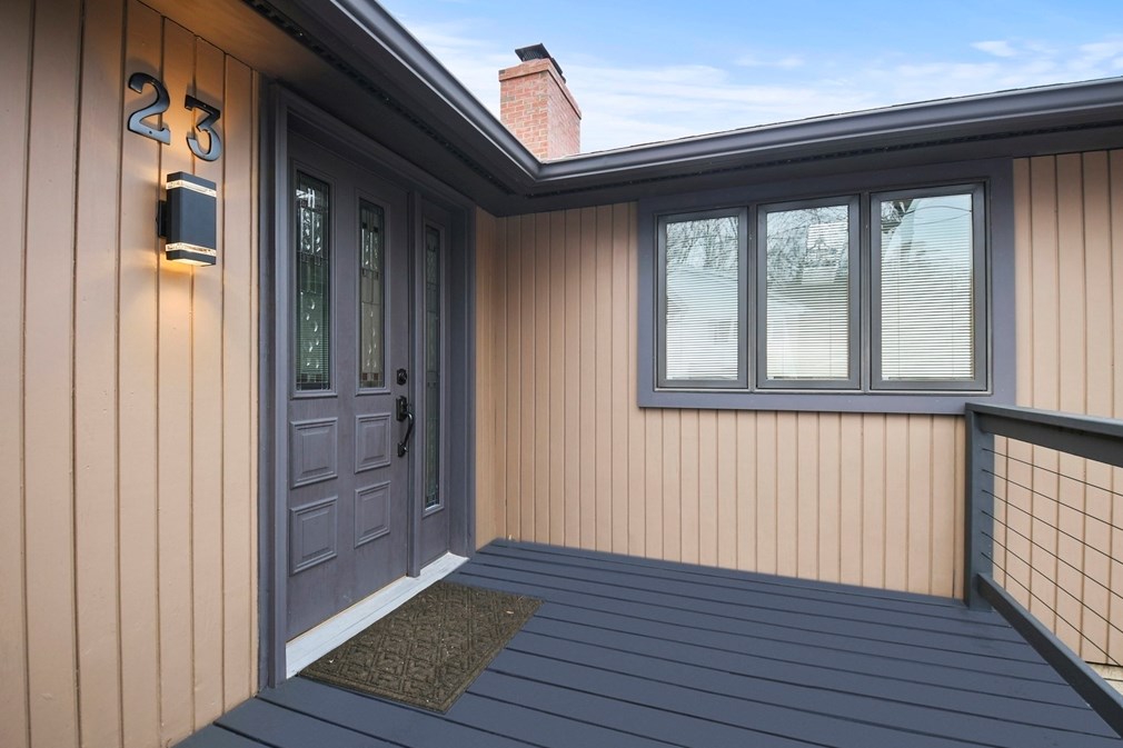 23 Lakeside Ave, Webster MA  01570-3590 exterior