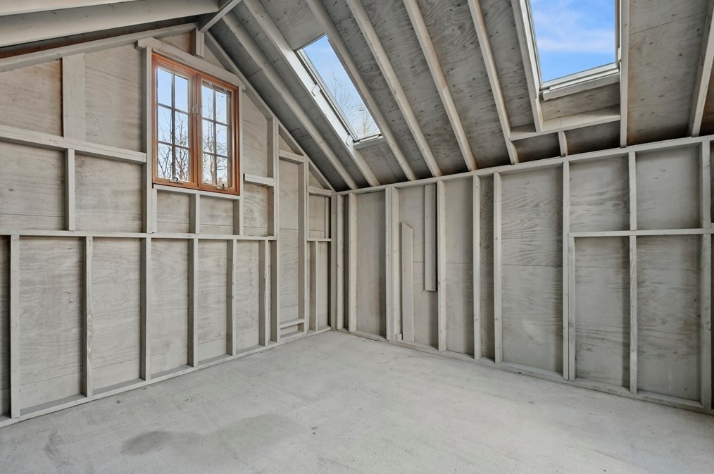 23 Lakeside Ave, Webster MA  01570-3590 exterior