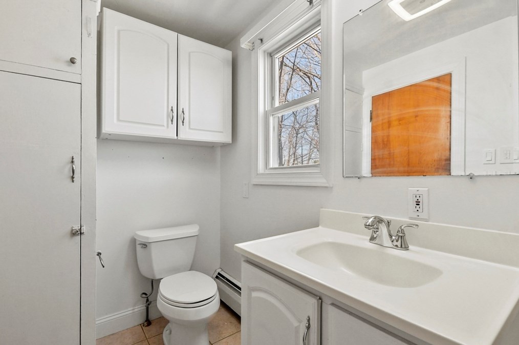 34 Linwood Ave, Methuen MA 01844-5917 exterior