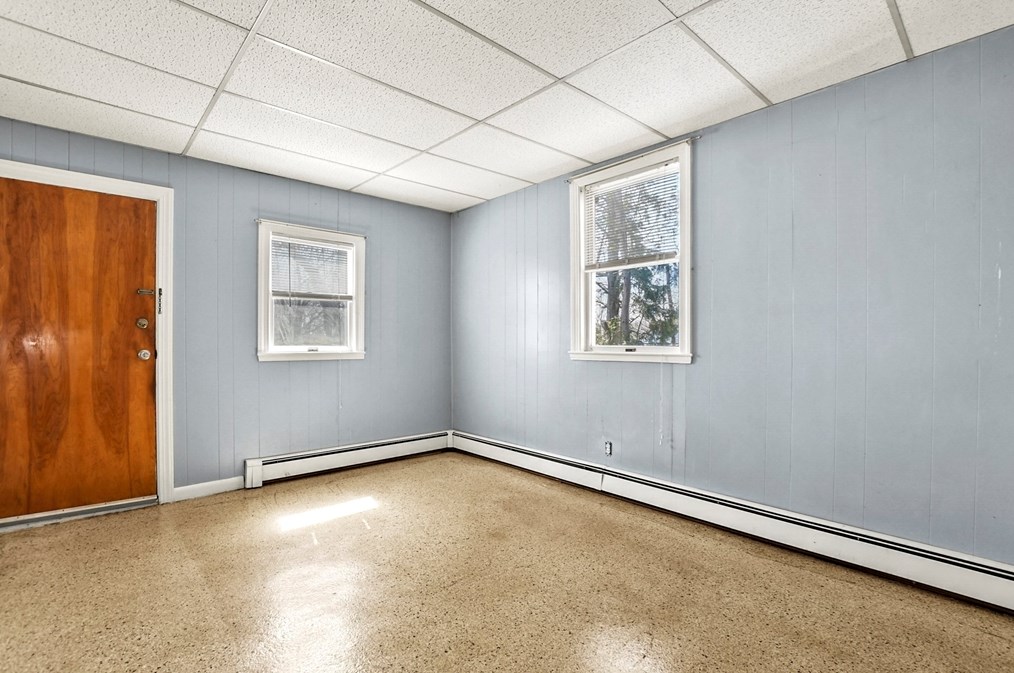 34 Linwood Ave, Methuen MA 01844-5917 exterior