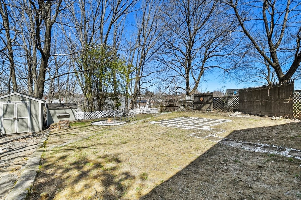 34 Linwood Ave, Methuen MA 01844-5917 exterior