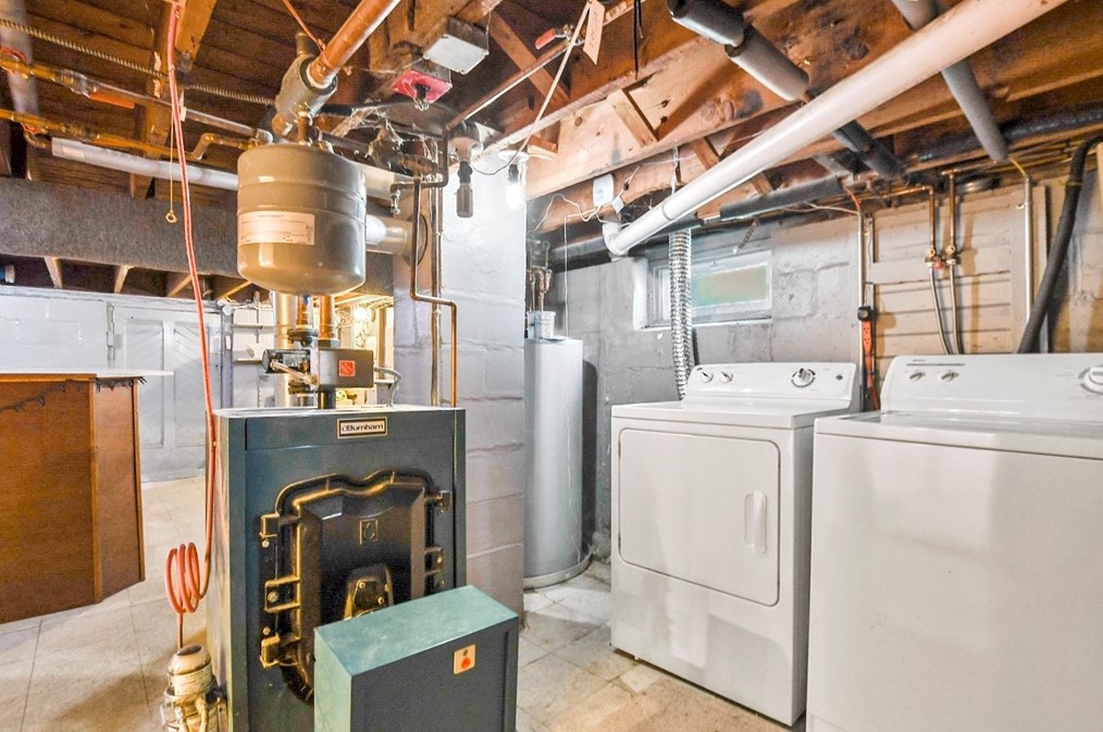 34 Linwood Ave, Methuen MA 01844-5917 exterior