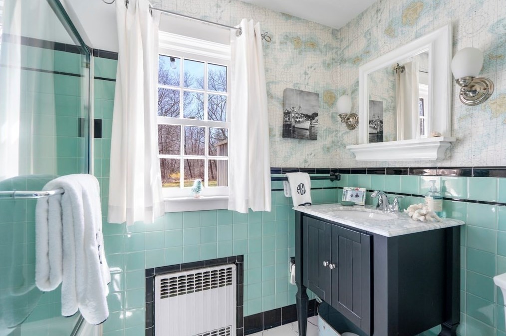 111 Alden St, Duxbury MA 02332-3836 exterior