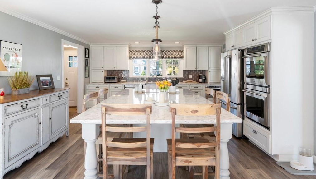 111 Alden St, Duxbury MA 02332-3836 exterior