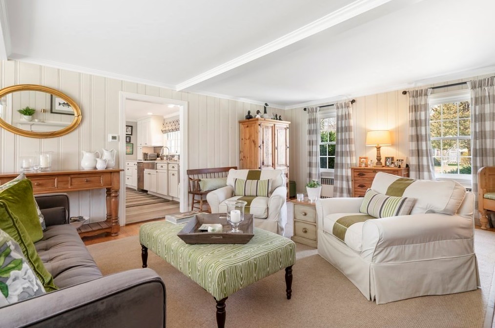 111 Alden St, Duxbury MA 02332-3836 exterior