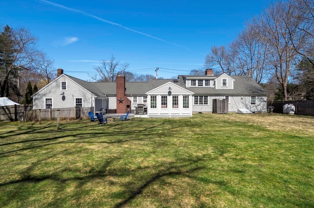 111 Alden St, Duxbury MA 02332-3836 exterior