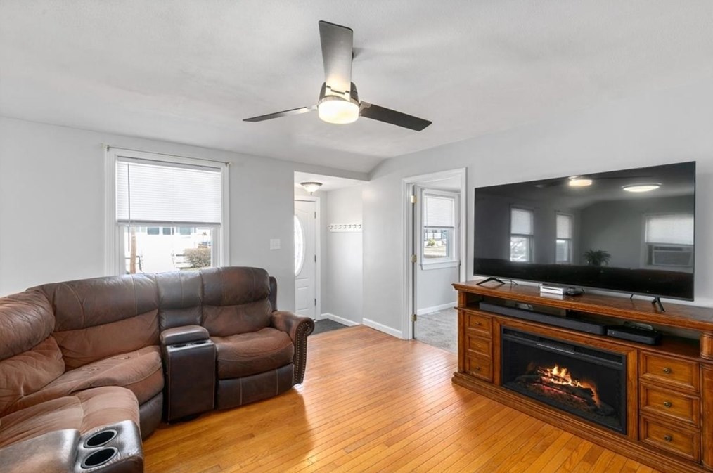 16 Farley St, Methuen MA 01844-6513 exterior