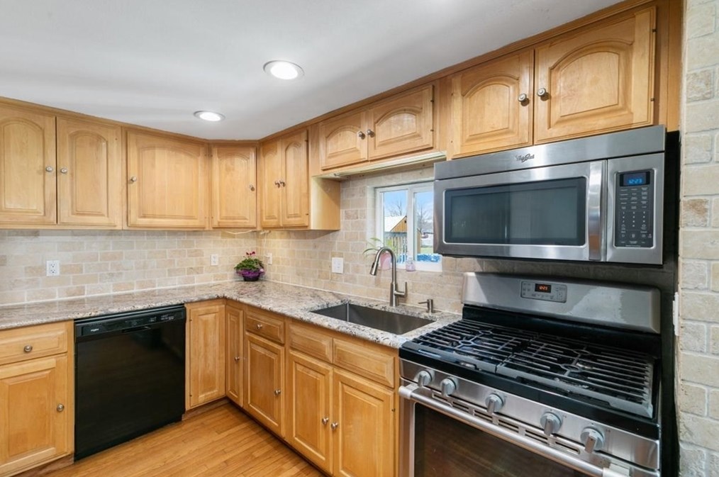 16 Farley St, Methuen MA 01844-6513 exterior