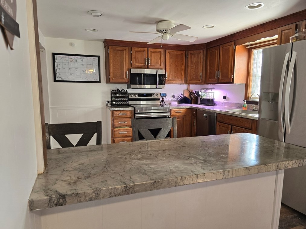 42 Pine St, Seekonk MA  02771-4007 exterior