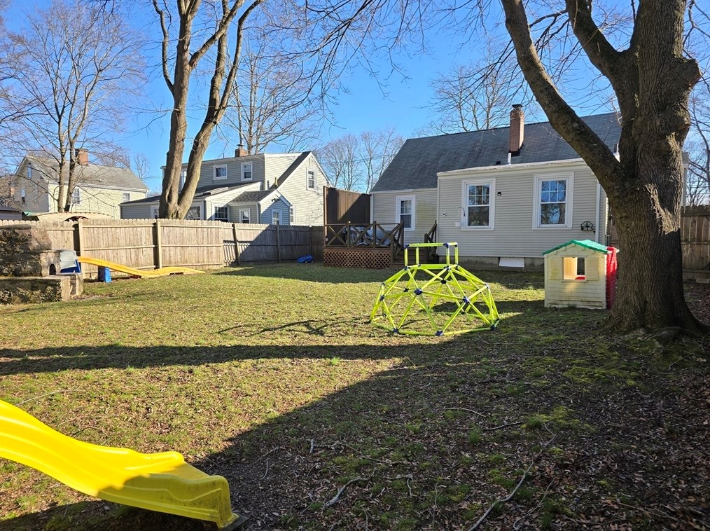 42 Pine St, Seekonk MA  02771-4007 exterior