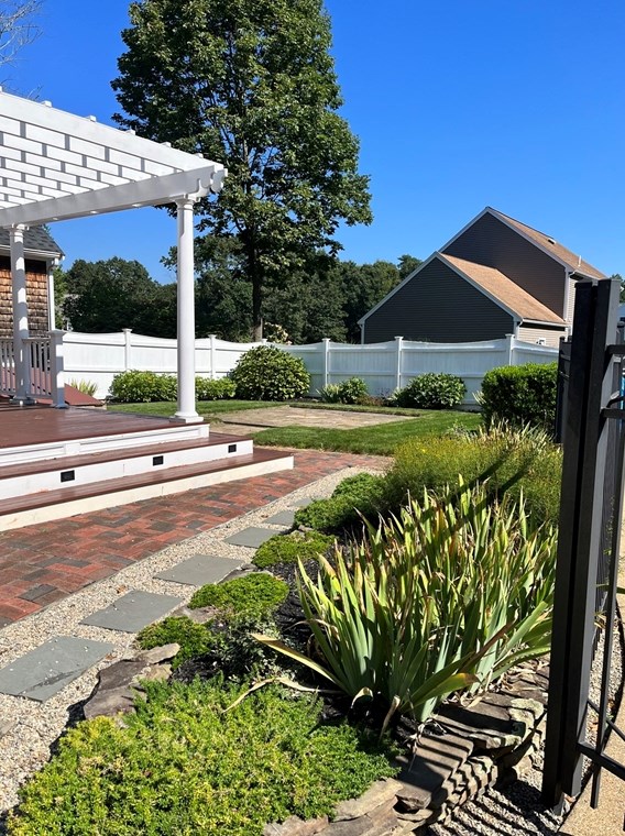 45 Northfield Dr, East Bridgewater MA 02324-1249 exterior