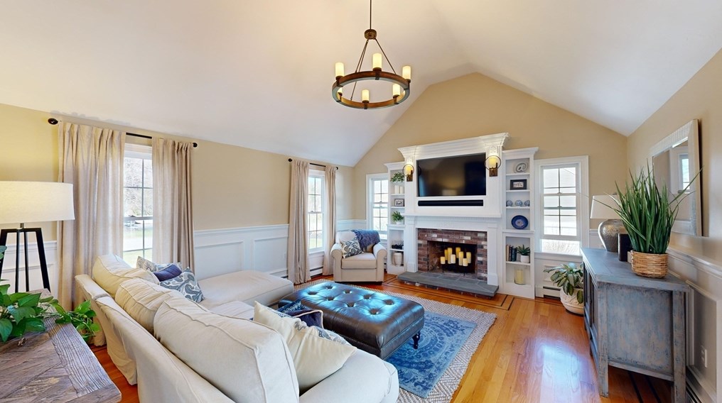 45 Northfield Dr, East Bridgewater MA 02324-1249 exterior