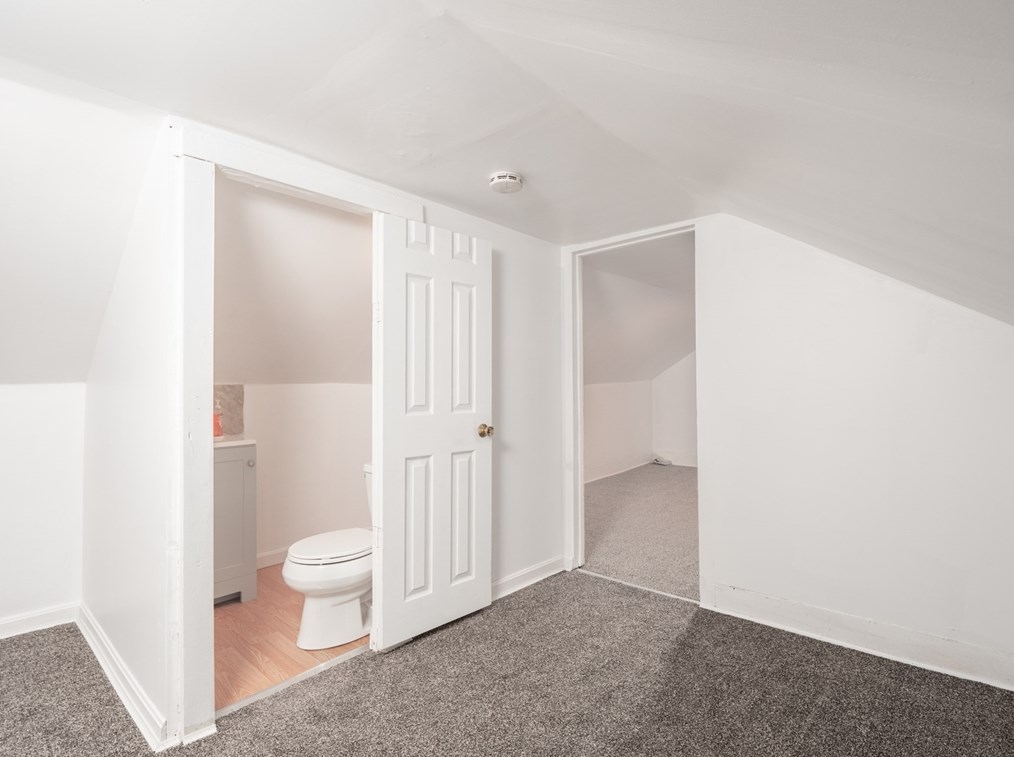 71 Fox St, Worcester MA 01604-4333 exterior