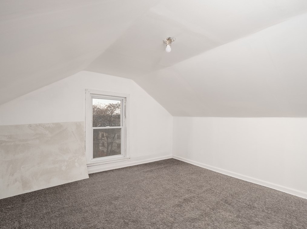 71 Fox St, Worcester MA 01604-4333 exterior