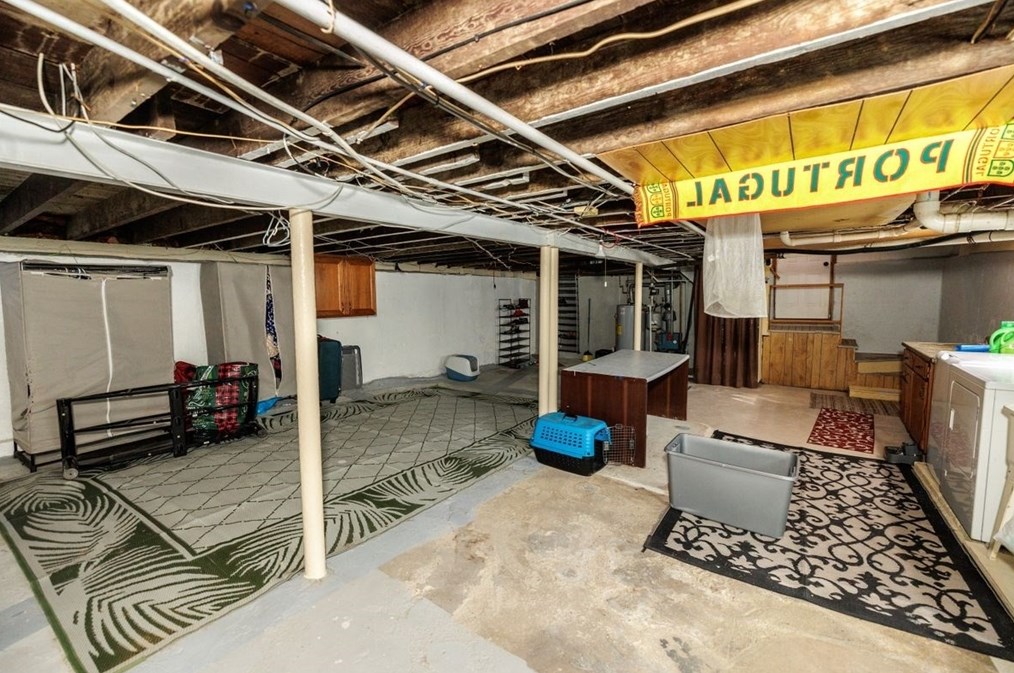 395 Eddy St, Fall River MA 02723-2305 exterior