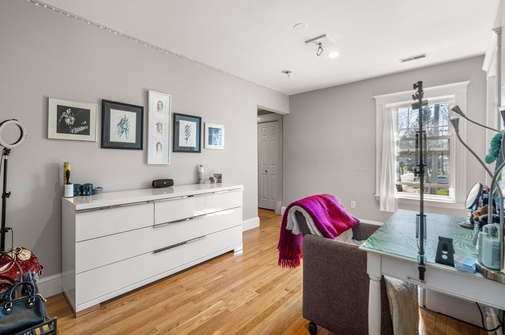 170 Waltham St, Newton MA 02465-1353 exterior