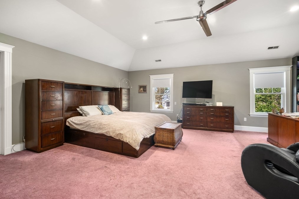 170 Waltham St, Newton MA 02465-1353 exterior