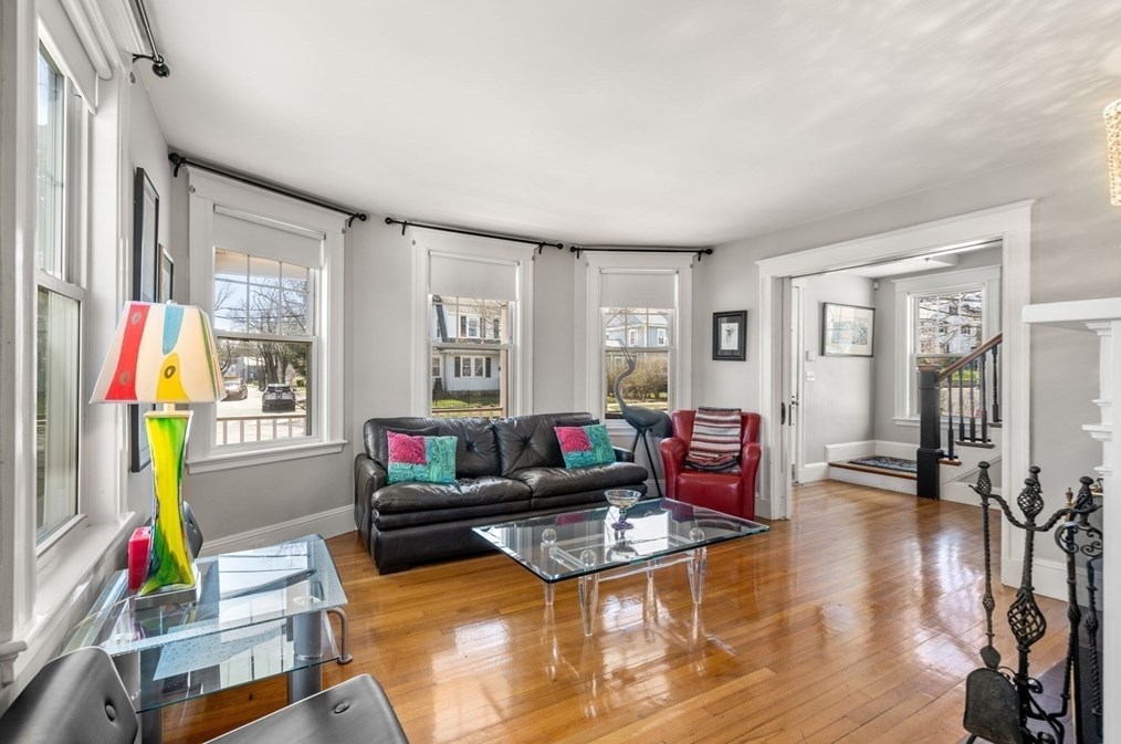 170 Waltham St, Newton MA 02465-1353 exterior