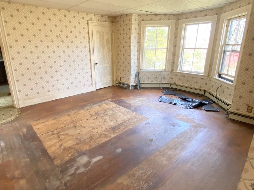 369 Tremont St, Taunton MA 02780-3023 exterior