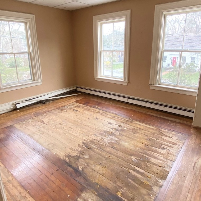 369 Tremont St, Taunton MA 02780-3023 exterior