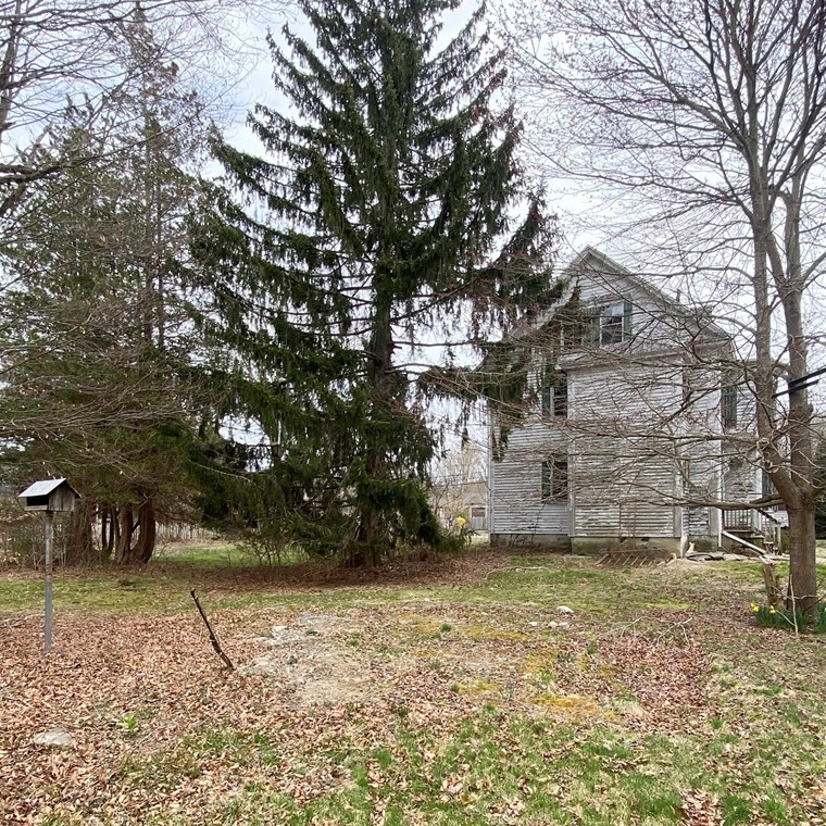 369 Tremont St, Taunton MA 02780-3023 exterior