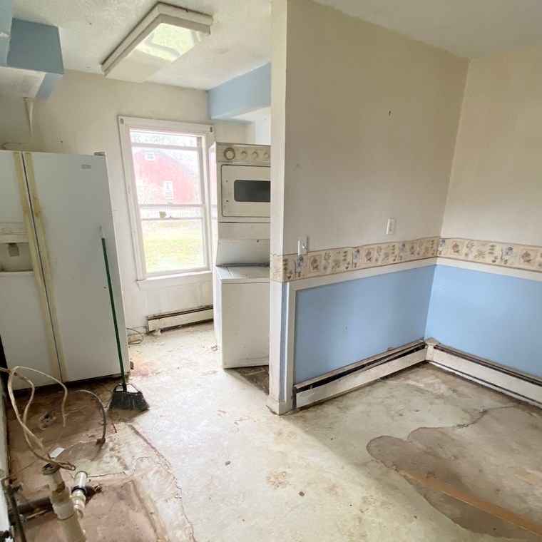 369 Tremont St, Taunton MA 02780-3023 exterior