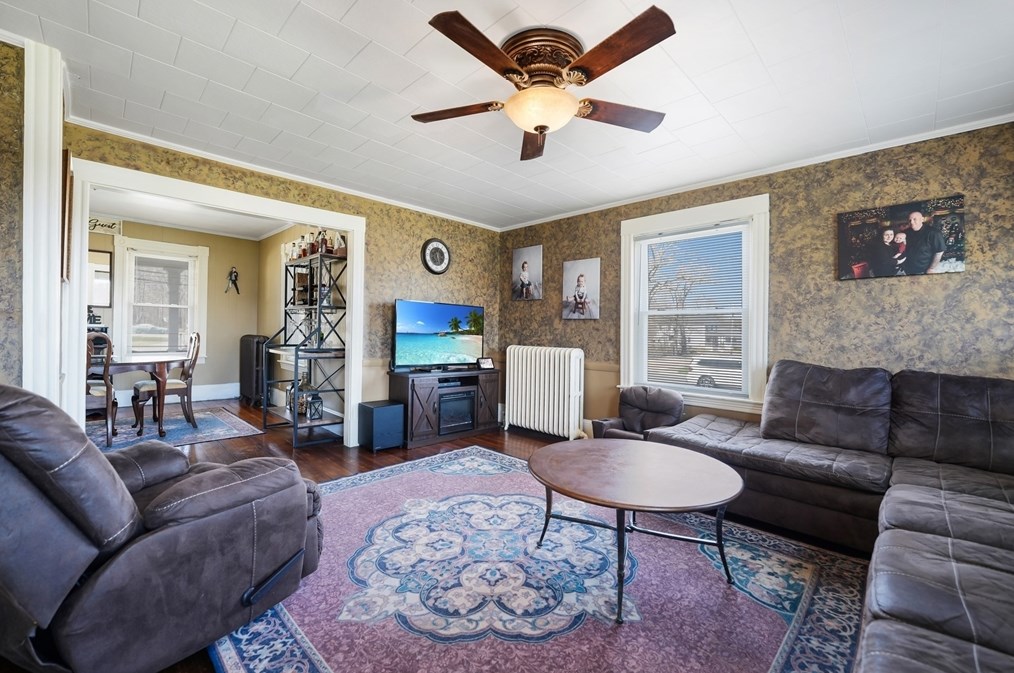 1236 Somerset Ave, Taunton MA  02780-5033 exterior