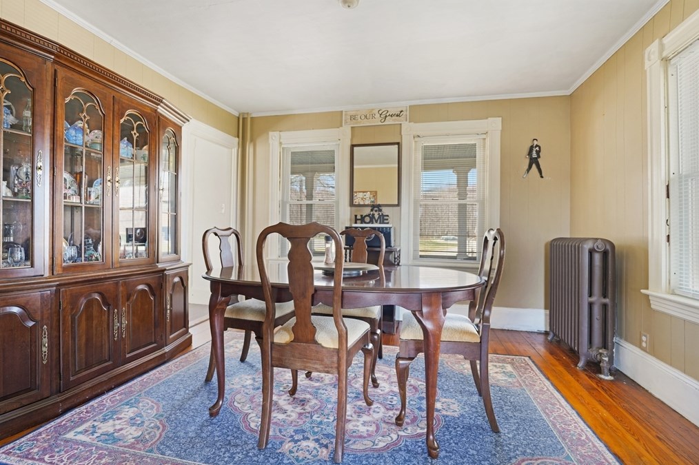 1236 Somerset Ave, Taunton MA  02780-5033 exterior