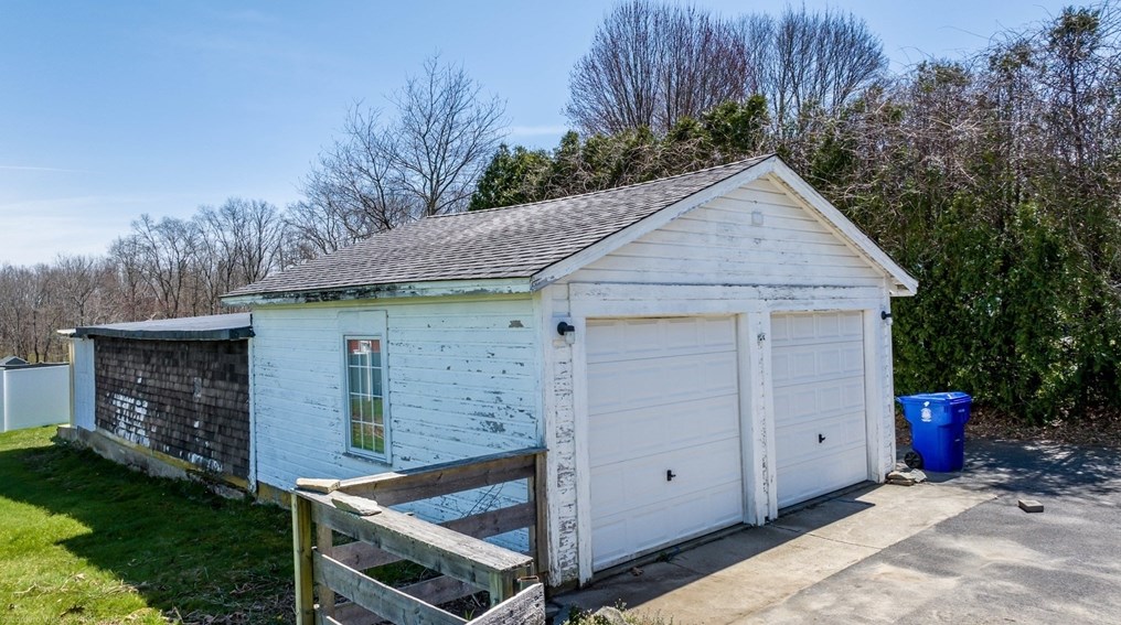 1236 Somerset Ave, Taunton MA  02780-5033 exterior