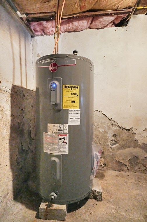 1236 Somerset Ave, Taunton MA  02780-5033 exterior