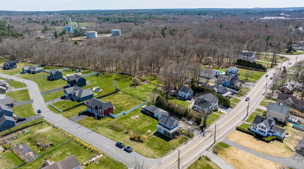 1236 Somerset Ave, Taunton MA  02780-5033 exterior