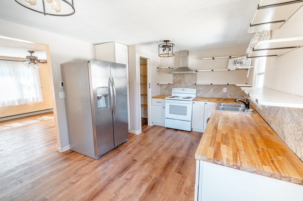 16 Meadow Rd, Ware MA  01082-9722 exterior