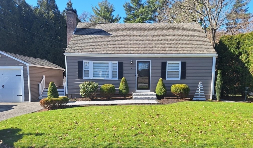 6 Lilac Ct, Walpole MA  02081-3606 exterior